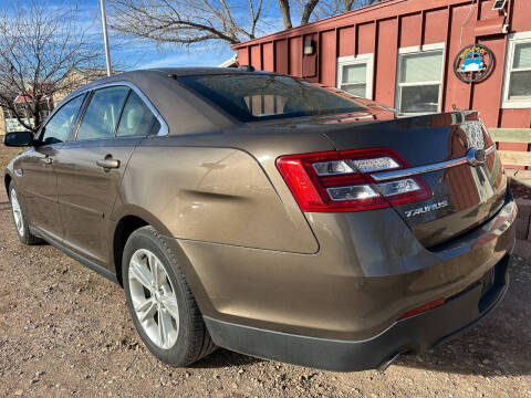 2016 Ford Taurus SE