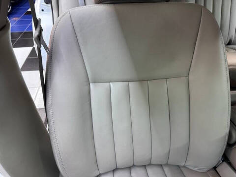 2003 Lincoln Town Car Executive