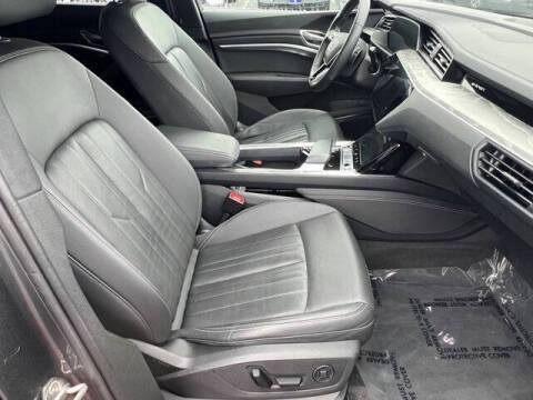 2024 Audi Q8 Sportback e-tron quattro Premium Plus S line