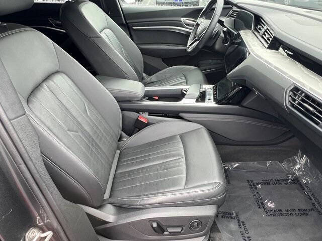 2024 Audi Q8 Sportback e-tron quattro Premium Plus S line