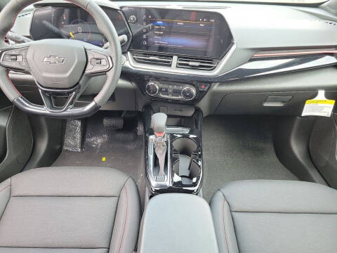 2025 Chevrolet Trax RS