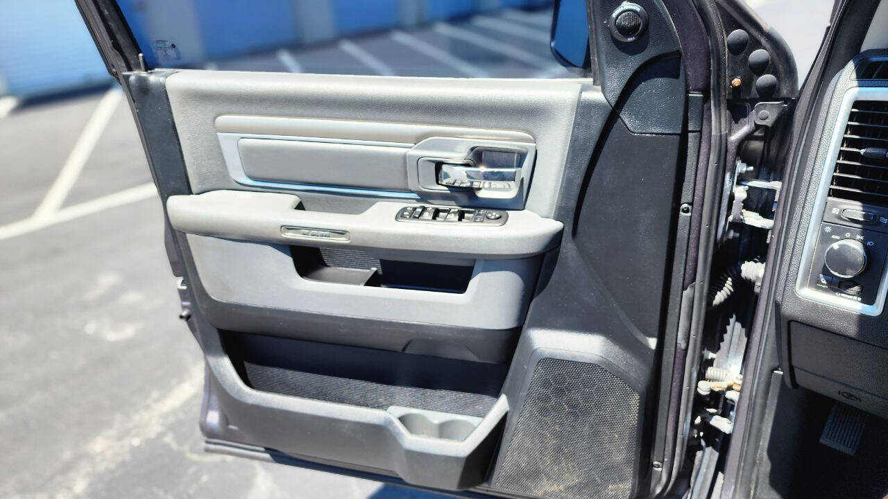 2017 RAM 1500 Pickup - $15,990