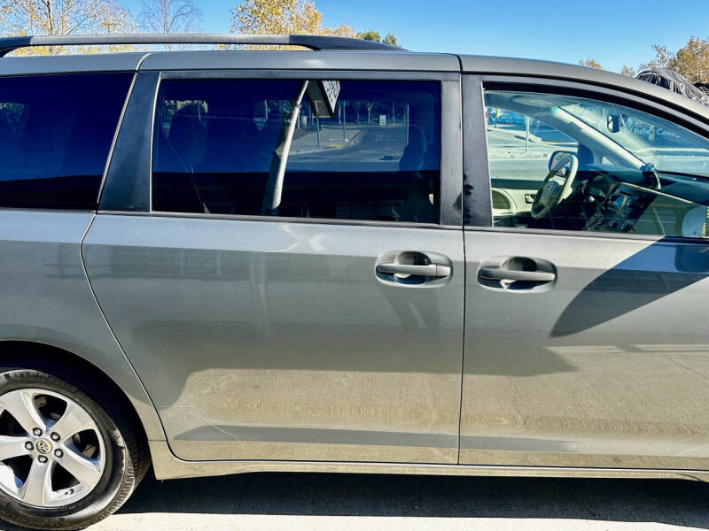 2012 Toyota Sienna