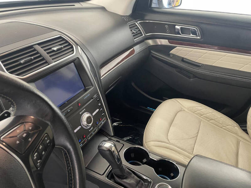 2019 Ford Explorer Platinum