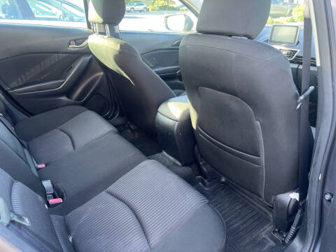 2015 Mazda MAZDA3 i Touring