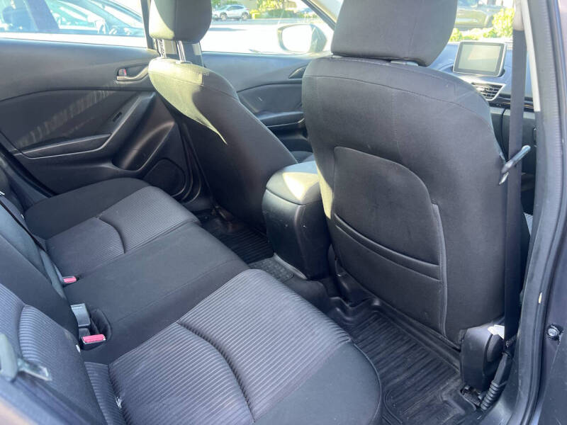 2015 Mazda MAZDA3 i Touring
