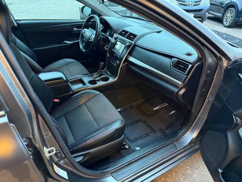 2017 Toyota Camry SE