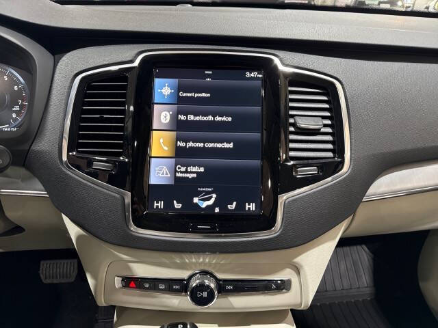 2022 Volvo XC90 T5 Momentum