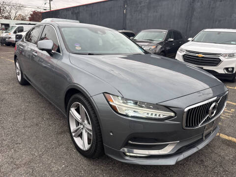 2018 Volvo S90 T5 Momentum
