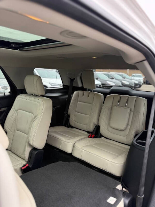 2017 Ford Explorer Platinum