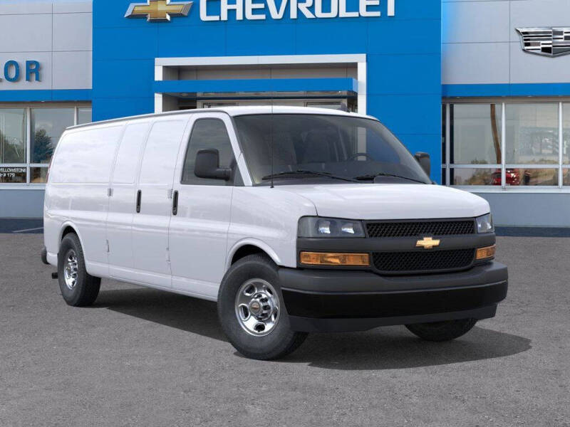 2025 Chevrolet Express 3500