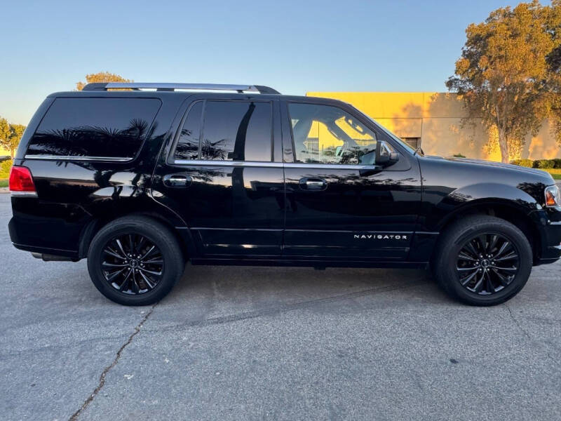 2017 Lincoln Navigator Select
