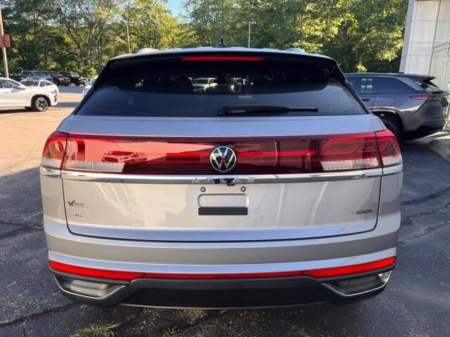 2024 Volkswagen Atlas Cross Sport SE 4Motion