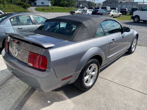 2006 Ford Mustang V6 Deluxe