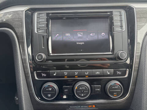 2017 Volkswagen Passat 1.8T SE