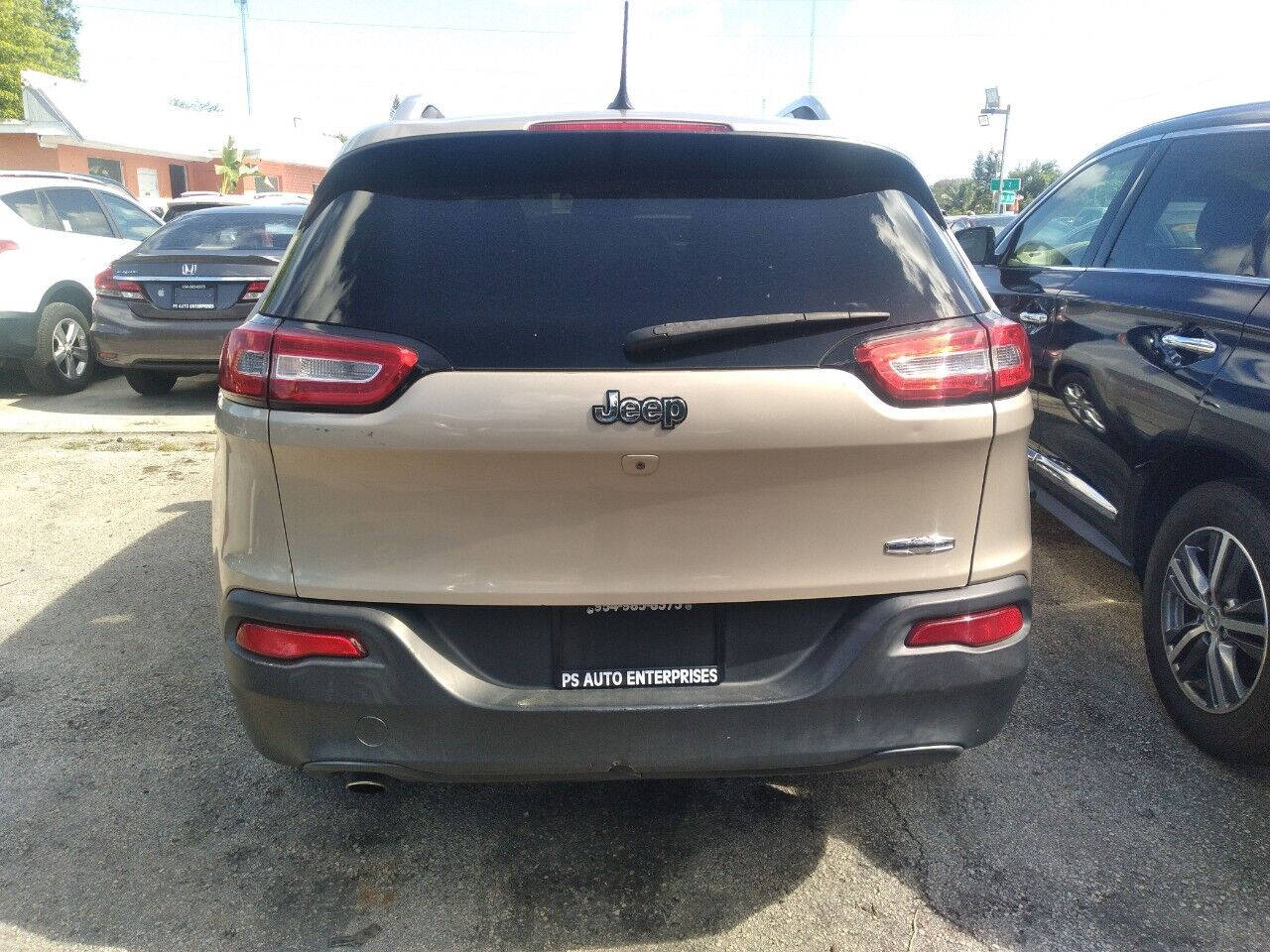 2014 JEEP Cherokee SUV / Crossover - $11,999