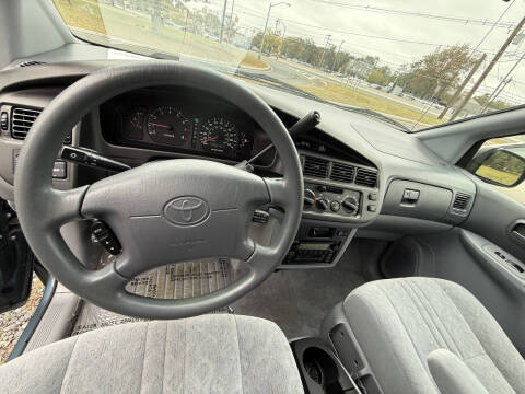 2000 Toyota Sienna LE