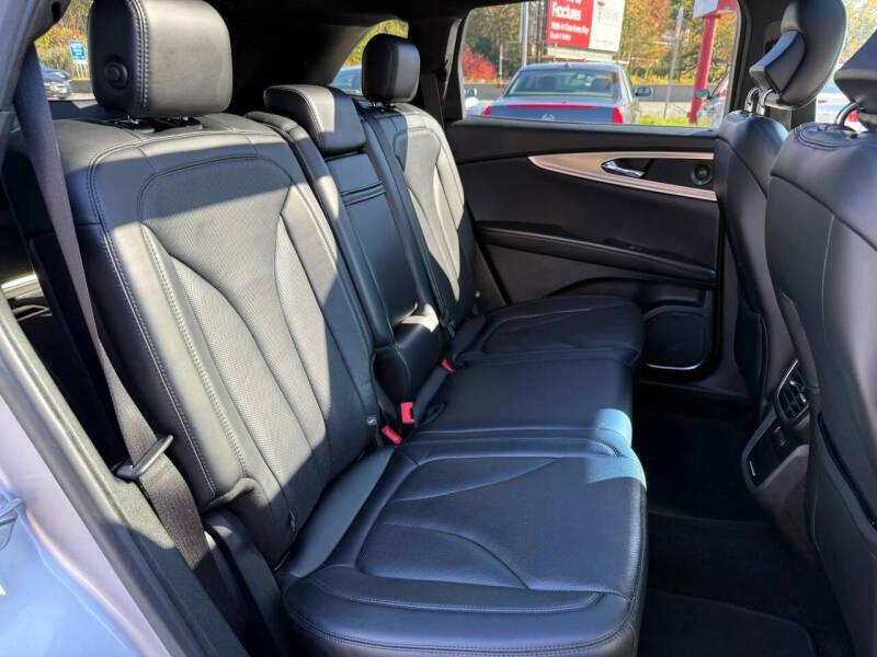 2019 Lincoln Nautilus Reserve