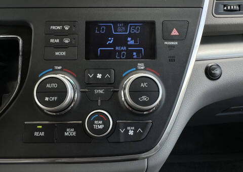 2015 Toyota Sienna LE Mobility 7-Passenger