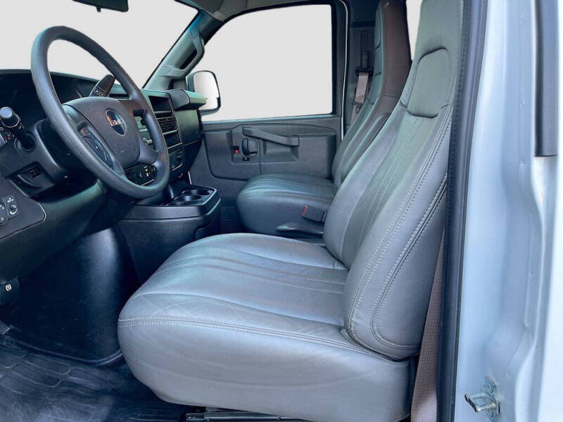 2024 GMC Savana 2500