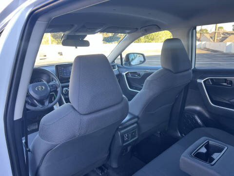 2019 Toyota RAV4 Hybrid LE