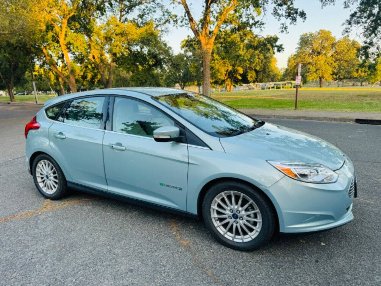 2013 Ford Focus for sale at Two Brothers Auto Sales LLC in Orangevale, CA