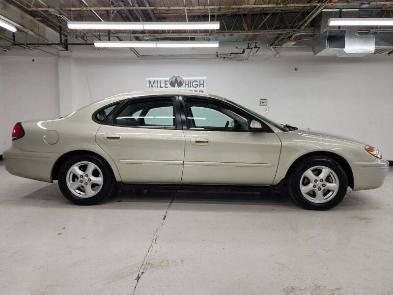 2004 Ford Taurus SE