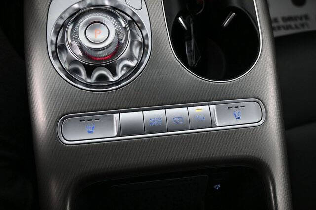 2025 Genesis GV60 Standard