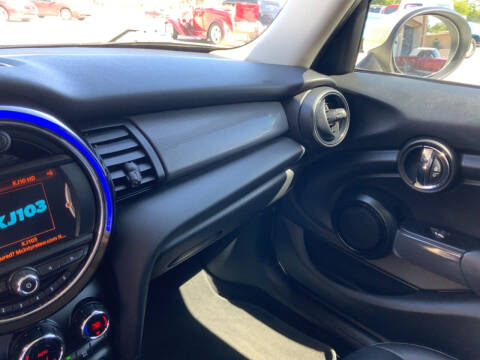 2017 MINI Hardtop 4 Door Cooper