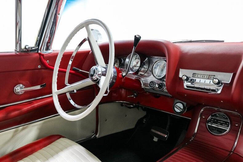 1958 Ford Thunderbird