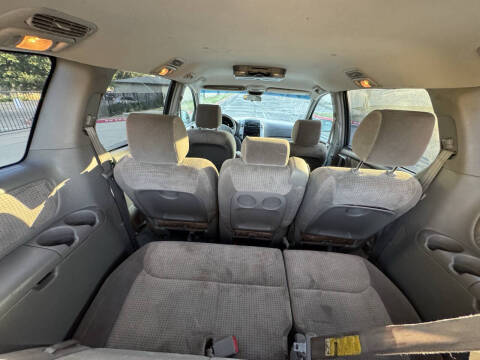 2008 Toyota Sienna CE 8-Passenger