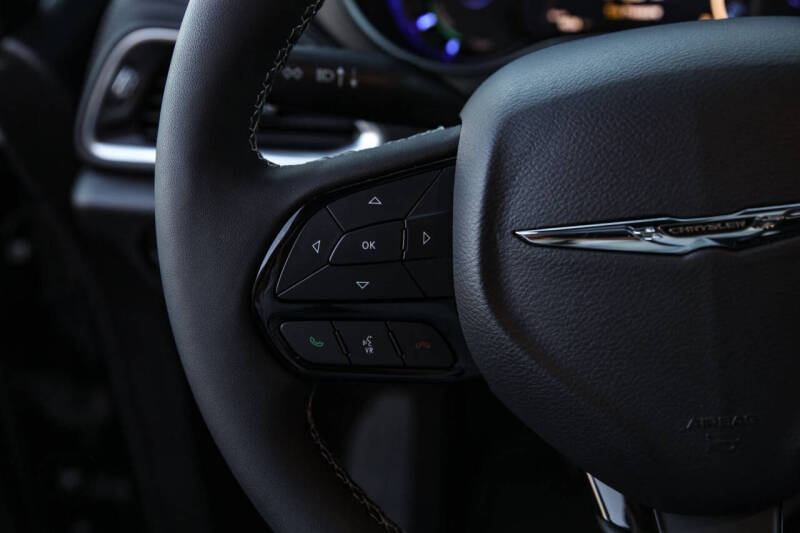 2023 Chrysler Pacifica Plug-In Hybrid Limited