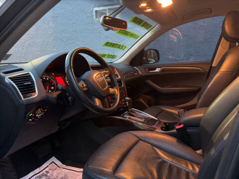 2011 Audi Q5 2.0T quattro Premium Plus