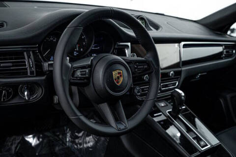 2025 Porsche Macan T