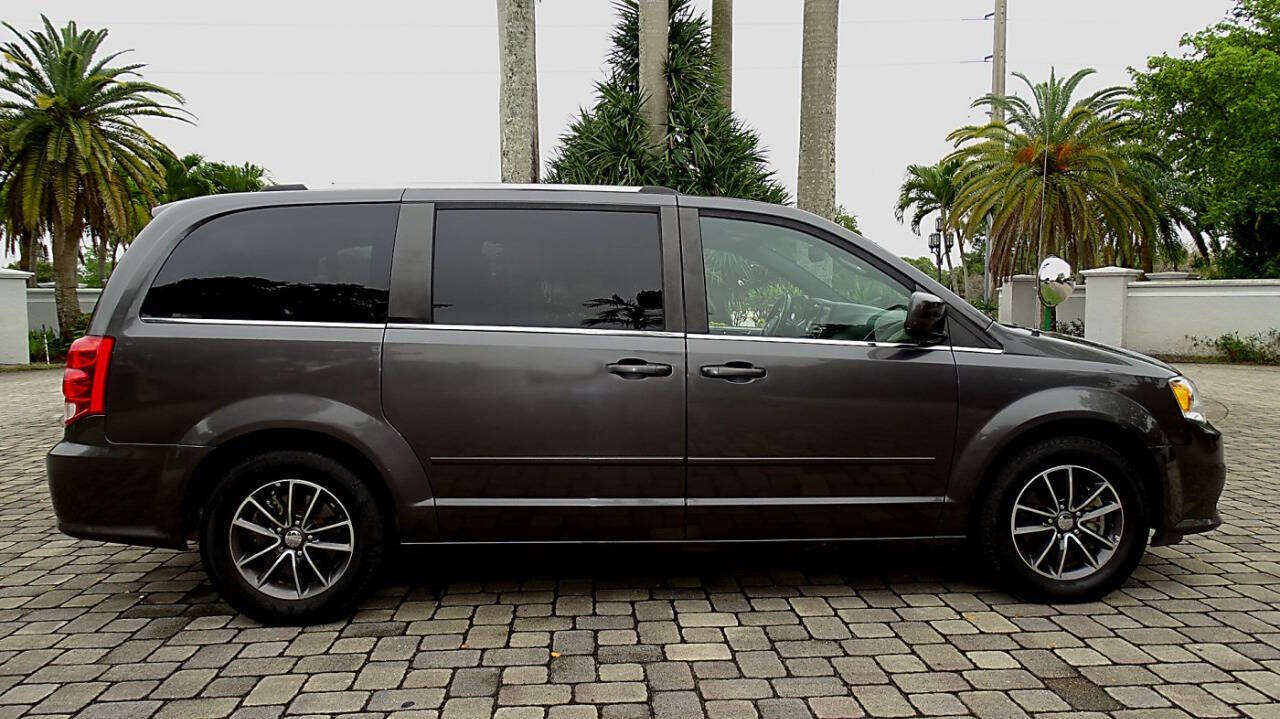 2017 Dodge Grand Caravan 3