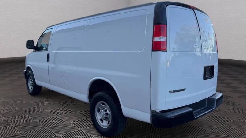 2021 Chevrolet Express 2500