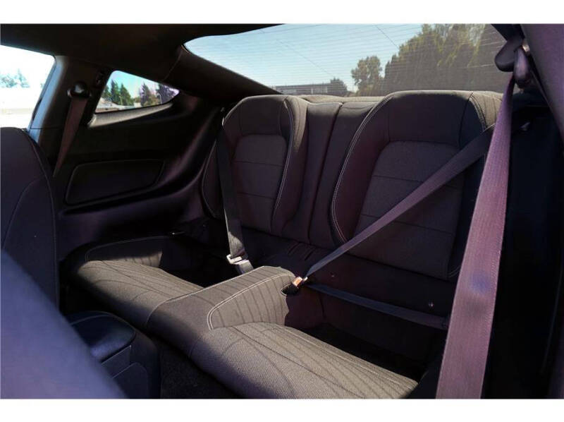 2017 Ford Mustang V6