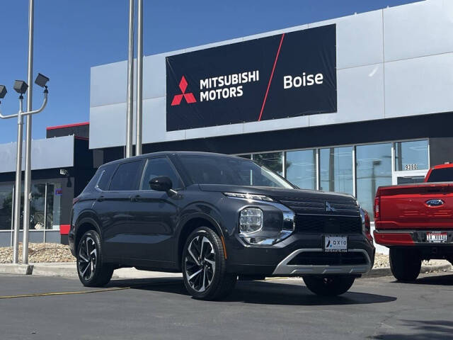 2024 Mitsubishi Outlander for sale at Axio Auto Boise in Boise, ID