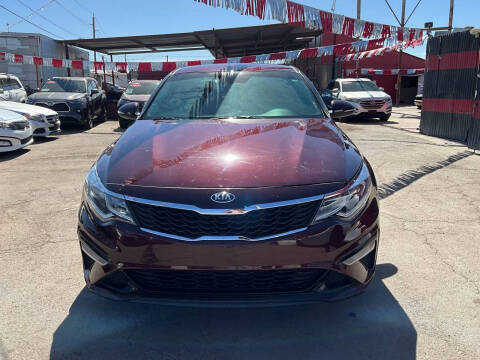 2020 Kia Optima for sale at M&M Diamond Cars LLC in Phoenix AZ