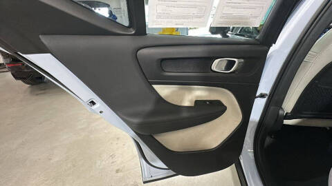 2026 Volvo XC40 B5 Plus