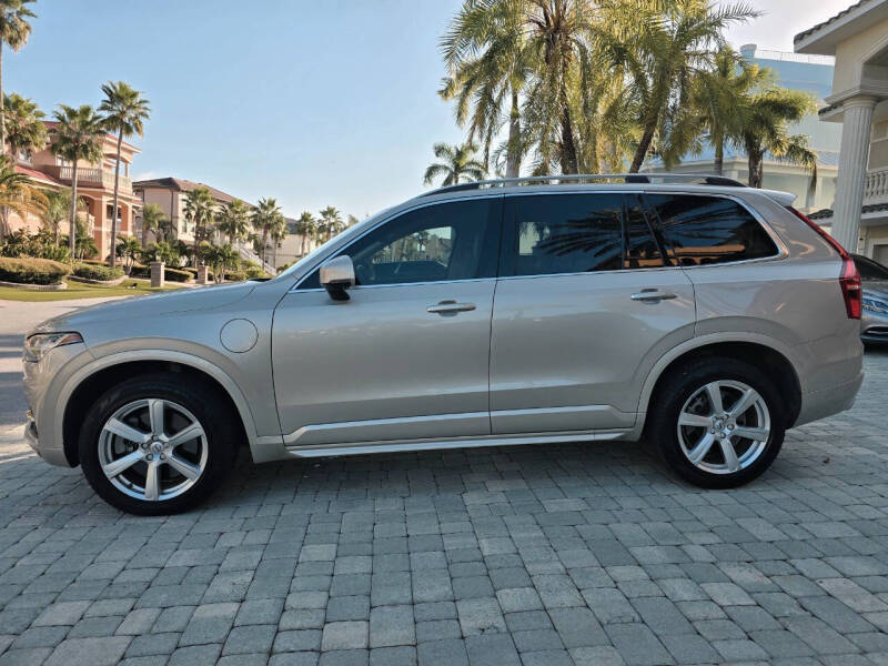 2016 Volvo XC90 T8 eAWD Momentum