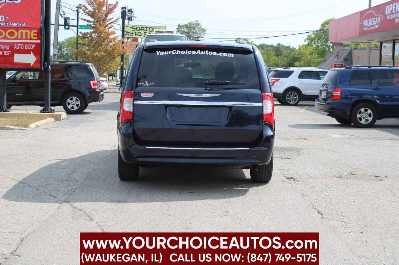 ChryslerTown and Country6