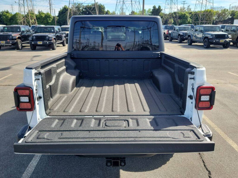 2026 Jeep Gladiator Willys