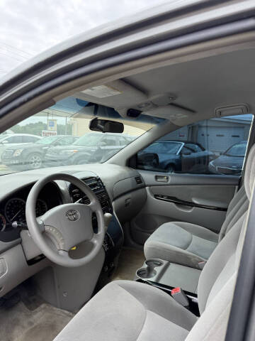 2005 Toyota Sienna CE 7 Passenger