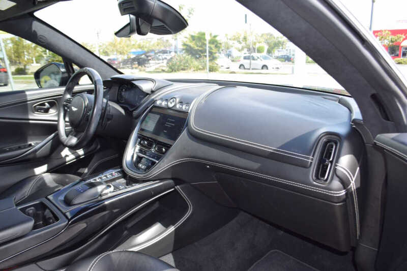 2021 Aston Martin DBX