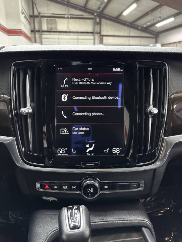 2018 Volvo S90 T5 Momentum