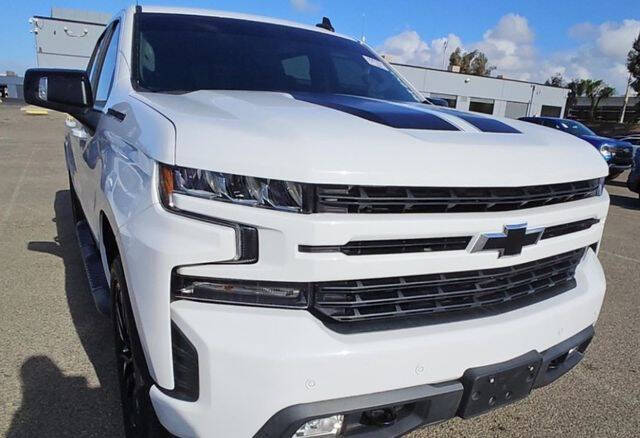Used 2020 Chevrolet Silverado 1500 RST with VIN 1GCUYEED8LZ229500 for sale in Bloomington, IL