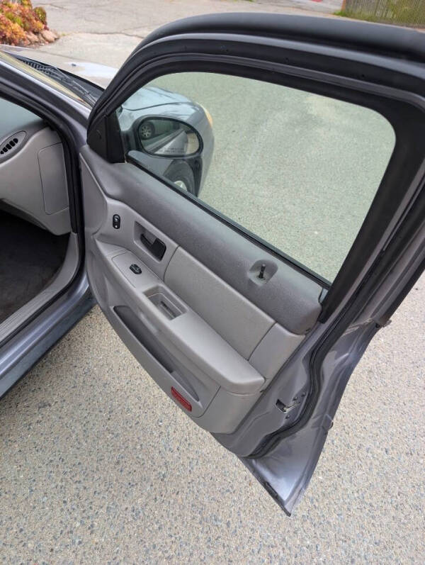 2006 Ford Taurus SE