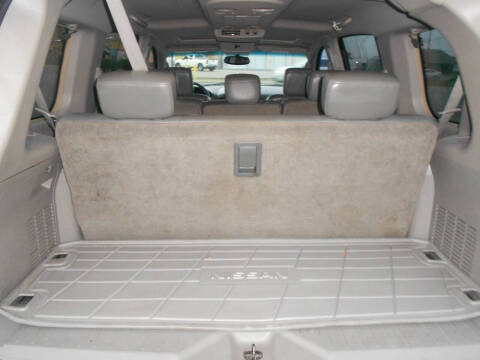 2004 Nissan Armada SE