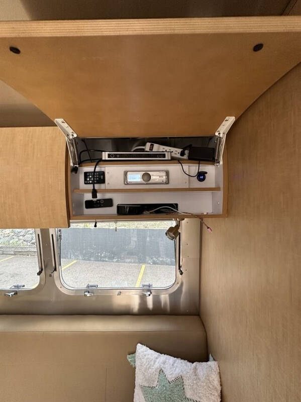 2015 Airstream Flying Clo